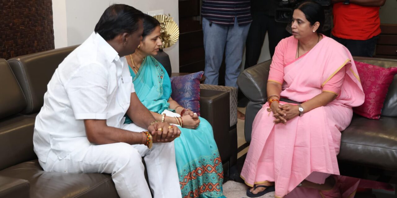 ಸಚಿವೆ ಹೆಬ್ಬಾಳ್ಕರ್ ಮನೆಗೆ ನೇಹಾ ಹಿರೇಮಠ ಪೋಷಕರು ಭೇಟಿ ; ಕೃತಜ್ಞತೆ ಸಲ್ಲಿಸಲು ಬಂದಿರುವೆ ಎಂದ ನಿರಂಜನ