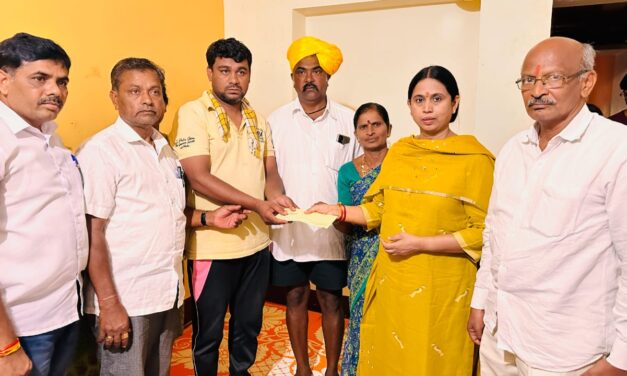 ಸಿಲಿಂಡರ್ ಸ್ಫೋಟಗೊಂಡು ದಂಪತಿ ಸಾವು ; ಮೃತರ ಕುಟುಂಬಕ್ಕೆ ಸಚಿವೆ ಹೆಬ್ಬಾಳ್ಕರ್ ಸಾಂತ್ವನ