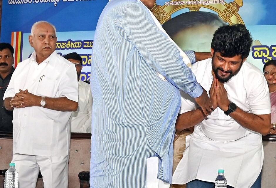 ಹುಲಿ ಕಾಲಿಗೆ ನಮಸ್ಕರಿಸಿದ ಸಿಂಹ ; ಸಿಎಂ ಏನು ಮಾಡಿದ್ರು ನೋಡಿ…!