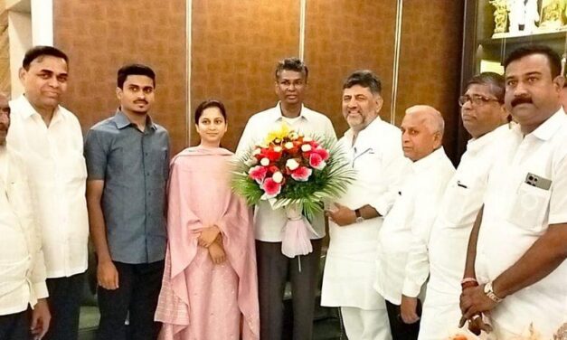 ಡಿಸಿಎಂ ಡಿಕೆಶಿ ಭೇಟಿಯಾಗಿ ಆಶೀರ್ವಾದ ಪಡೆದ ಸಂಸದೆ ಪ್ರಿಯಂಕಾ ಜಾರಕಿಹೊಳಿ