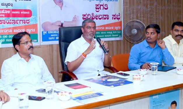 ಸಾರ್ವಜನಿಕರಿಕೆ ತೊಂದರೆ ಕೊಟ್ಟರೆ ಹುಷಾರ್ ; ಅಧಿಕಾರಿಗಳಿಗೆ ಬಾಲಚಂದ್ರ ಜಾರಕಿಹೊಳಿ ಖಡಕ್ ಸೂಚನೆ