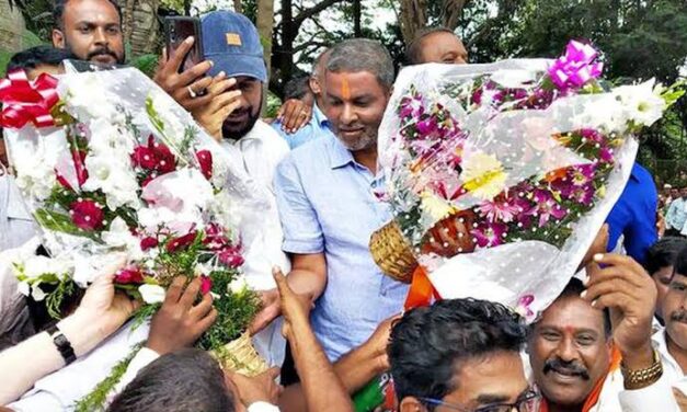 ವಿರೋಧಕ್ಕೆ ಗುಡ್ ಬೈ ; ಸಾಹುಕಾರ್ ಗೆ ಜೈ….! ಮುಂದುವರೆದ ಬಾಲಚಂದ್ರ ಜಾರಕಿಹೊಳಿ ವಿಜಯಯಾತ್ರೆ