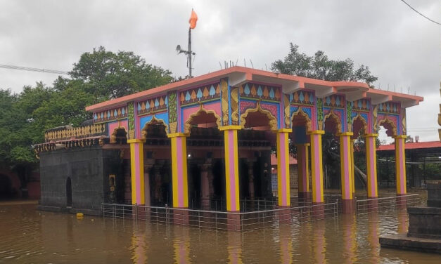 ಮೂಡಲಗಿ : ಸುಣಧೋಳಿ ಜಡಿಸಿದ್ಧೇಶ್ವರ ಮಠ ಜಲಾವೃತ