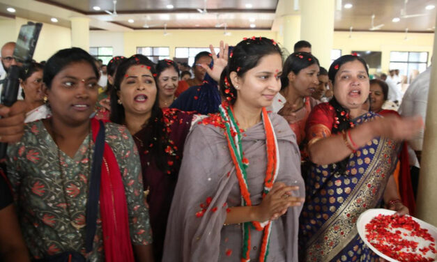 ಸಾಹುಕಾರ್ ಪುತ್ರಿಗೆ ಅದ್ಧೂರಿ ಸ್ವಾಗತ ; ಚಿಕ್ಕೋಡಿ‌ ಸಂಸದೆ ಆಗಿದ್ದಕ್ಕೆ ಹೆಮ್ಮೆಇದೆ ಎಂದ ಪ್ರಿಯಾಂಕಾ