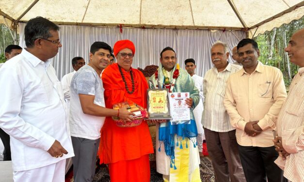 ಸದ್ಗುರು ಶ್ರೀ ಮಧುಸೂದನ್ ಸಾಯಿ ಅವರಿಗೆ ಗೌರವ ಡಾಕ್ಟರೇಟ್: ಅಭಿನಂದಿಸಿದ ಬೆಳಗಾವಿ ಹುಕ್ಕೇರಿ ಶ್ರೀಗಳು