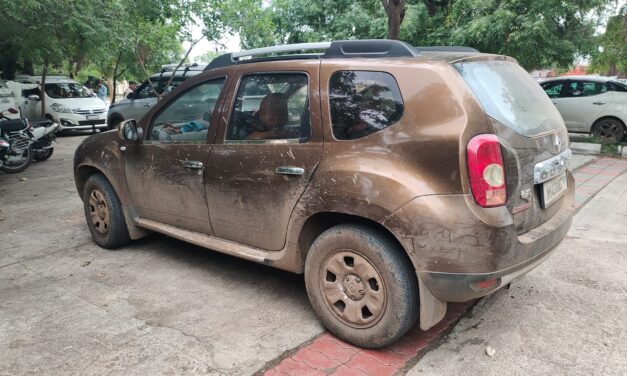 ಅಥಣಿ : ಕಾರಿನಲ್ಲಿ ಶವ ಬಿಟ್ಟು ಪರಾರಿ‌ ; ವ್ಯಕ್ತಿಯ ಹತ್ಯೆ…?