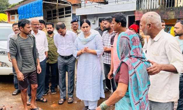 ಪ್ರವಾಹ ಸಂತ್ರಸ್ತರ‌ ಕಣ್ಣೀರು ಒರೆಸಿದ ಸಚಿವೆ ಲಕ್ಷ್ಮೀ ಹೆಬ್ಬಾಳಕರ್