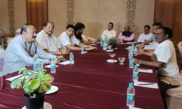 ಅತೃಪ್ತರ ಸಭೆಯಲ್ಲಿ ಗಂಭೀರ ಚರ್ಚೆ ; ಬಂಡಾಯವಾ ಅಥವಾ ಬೆದರಿಕೆ ತಂತ್ರವಾ…?