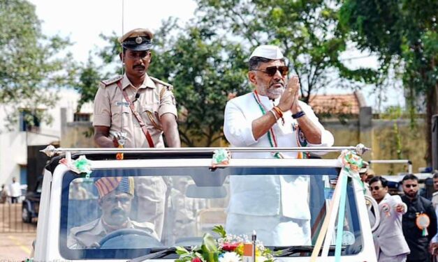 ಚನ್ನಪಟ್ಟಣದಲ್ಲಿ ಡಿಕೆಶಿ ಧ್ವಜಾರೋಹಣ ; ಹೆಚ್ಡಿಕೆ ಅಡ್ಡಾದಲ್ಲಿ ಸಿಡಿದ ಬಂಡೆ