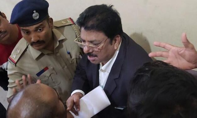 ಪ್ರಶ್ನೆ ಪತ್ರಿಕೆ ನೀಡಲು ವಿಳಂಬ ; ಕೆಎಎಸ್ ಪರೀಕ್ಷಾರ್ಥಿಗಳ ಆಕ್ರೋಶ