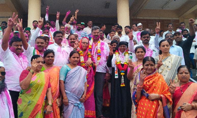 ಕಾಂಗ್ರೆಸ್ ತೆಕ್ಕೆಗೆ ಸವದತ್ತಿ ಪುರಸಭೆ ; ಶಾಸಕ ವೈದ್ಯ ಕೈ ಮೇಲುಗೈ