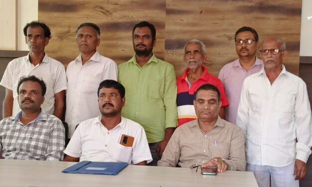 ಮದ್ಯದಂಗಡಿ ಸ್ಥಳಾಂತರ ಮಾಡುವಂತೆ ಸಾರ್ವಜನಿಕರ ಆಗ್ರಹ