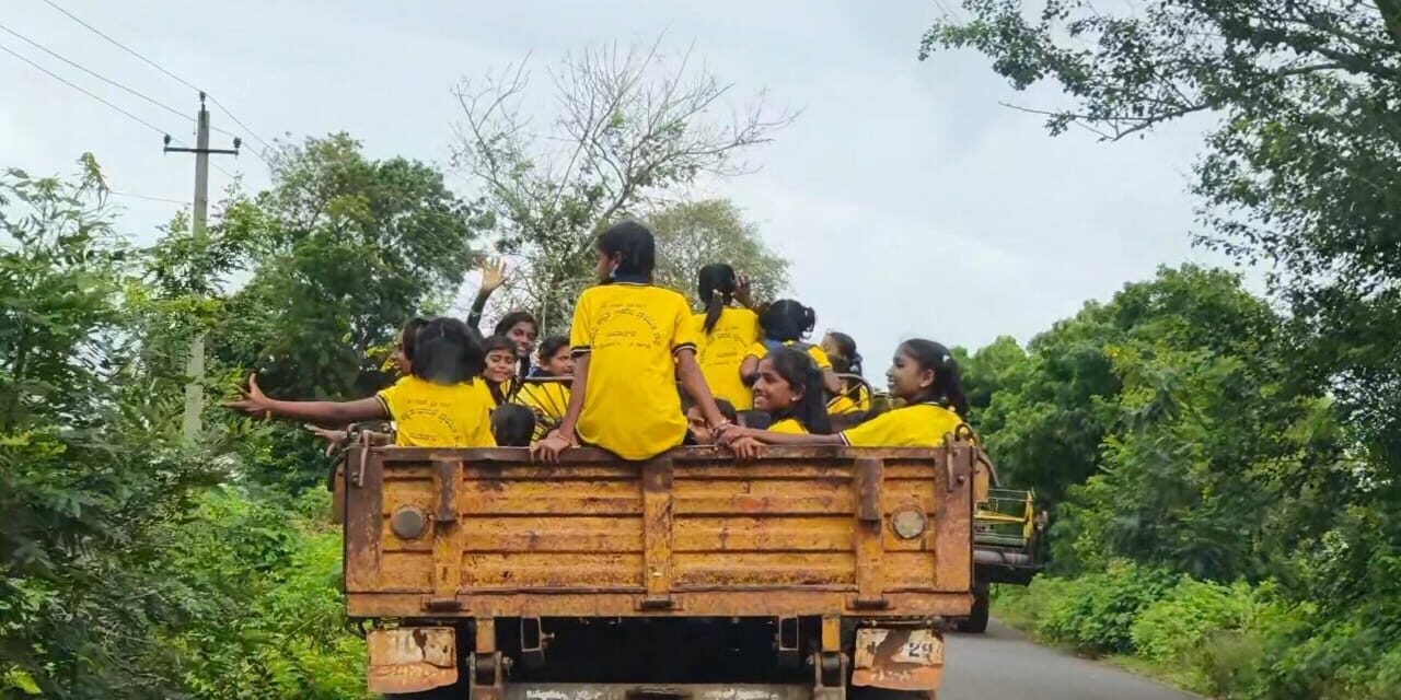 ಪ್ರಾಣ ಪಣಕ್ಕಿಟ್ಟು ರಾಕ್ ಗಾರ್ಡನ್ ವೀಕ್ಷಿಸಲು ಹೊರಟ ಮಕ್ಕಳು ; ಶಿಕ್ಷಕರ ನಡೆಗೆ ಆಕ್ರೋಶ