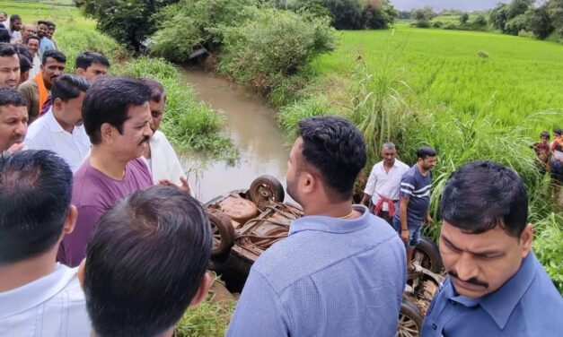 ಹಳ್ಳಕ್ಕೆ ಬಿದ್ದ ಕಾರು ; ಸ್ಥಳಕ್ಕೆ ಧಾವಿಸಿದ ಮೃಣಾಲ್‌ ಹೆಬ್ಬಾಳಕರ್