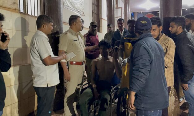 ಈದ್ ಮೆರವಣಿಗೆ : ತಲ್ವಾರ್ ನಿಂದ ಹೊಡೆದಾಡಿಕೊಂಡ ಯುವಕರು