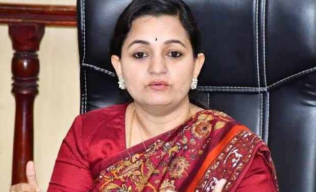 ಉತ್ತಮ ಜಿಲ್ಲಾಧಿಕಾರಿ ಪ್ರಶಸ್ತಿಗೆ ಭಾಜನರಾದ ಧಾರವಾಡ ಡಿಸಿ ದಿವ್ಯ ಪ್ರಭು