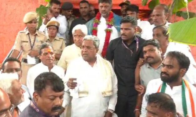 Video – ಮನವಿ ಕೊಡ್ಲಿಕ್ಕೆ ಬಂದವನಿಗೆ ಸಿಎಂ ಹೇಗೆ ಉಗಿದರು ನೋಡಿ…!