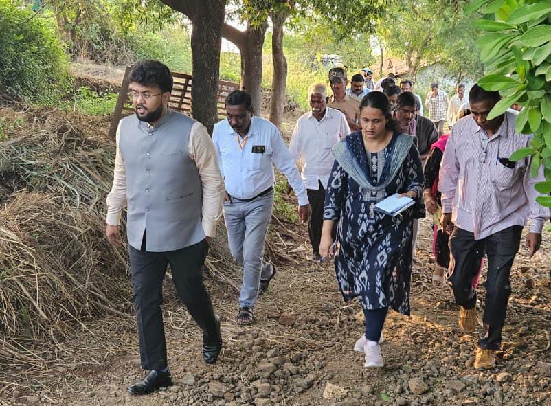 ರಸ್ತೆ ನಿರ್ಮಾಣಕ್ಕೆ ಅಡೆತಡೆ ಬೇಡ ; ರೈತರಿಗೆ ಸಿಇಒ ಕೊಟ್ಟ ಸಲಹೆ ಏನು…?