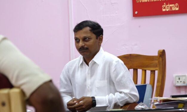 ನೌಕರ ಆತ್ಮಹತ್ಯೆ ಪ್ರಕರಣ ; ತಲೆಮರಿಸಿಕೊಂಡಿದ್ದ ತಹಶೀಲ್ದಾರ ಪ್ರತ್ಯಕ್ಷ