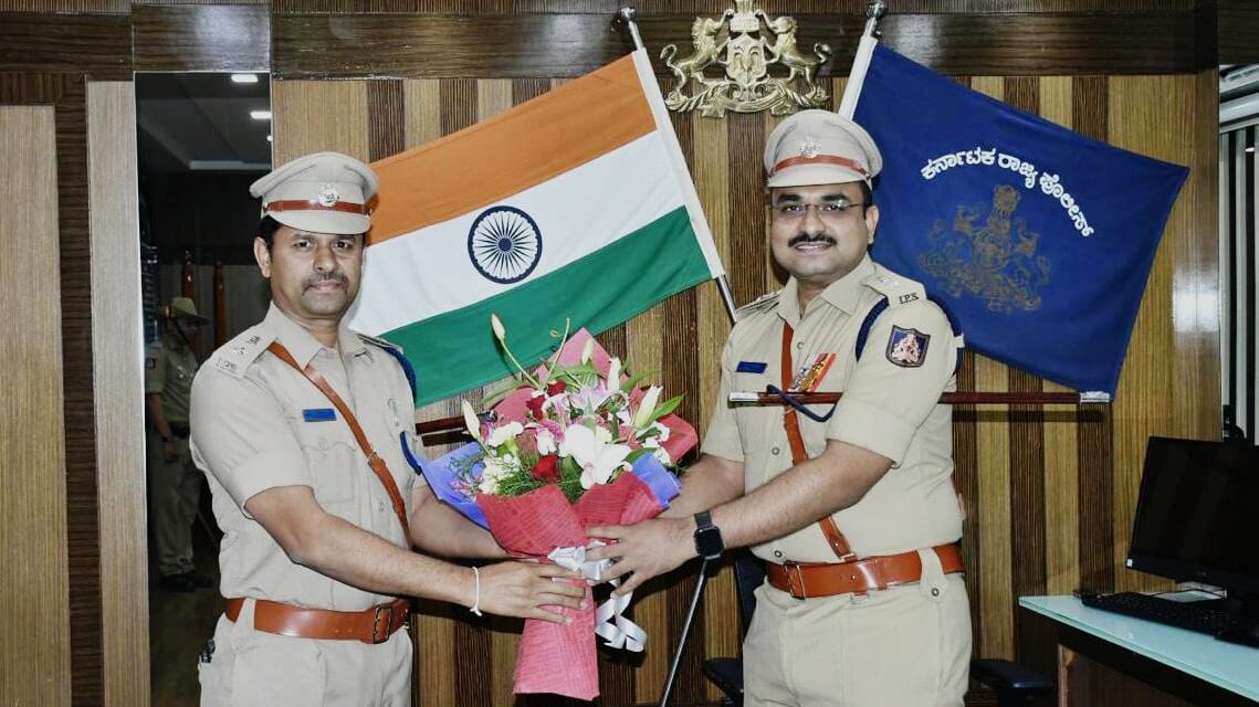 ವಿಜಯಪುರ : ನೂತನ ಎಸ್ಪಿಯಾಗಿ ಲಕ್ಷ್ಮಣ ನಿಂಬರಗಿ ಅಧಿಕಾರ ಸ್ವೀಕಾರ