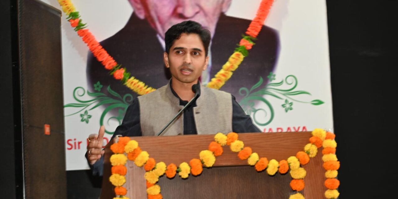 ನಾನು ಕೇವಲ 22 ದಿನದಲ್ಲಿ ಕನ್ನಡ ಕಲಿತೆ ; ನಿಮಗೇಕೆ ಸಾಧ್ಯವಿಲ್ಲ..? ವಿಟಿಯು ನಲ್ಲಿ ಕನ್ನಡ ಬುತ್ತಿ ಬಿಚ್ಚಿಟ್ಟ ಬೆಳಗಾವಿ ಡಿಸಿ