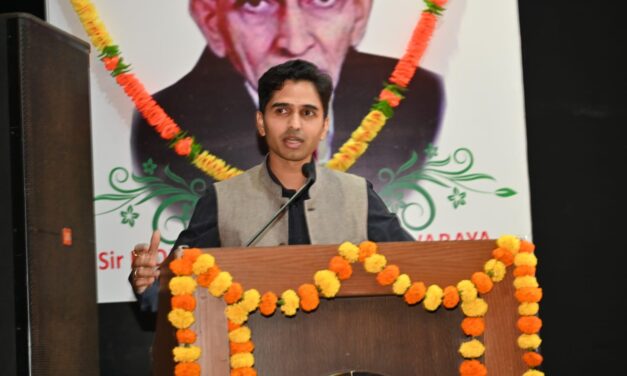 ನಾನು ಕೇವಲ 22 ದಿನದಲ್ಲಿ ಕನ್ನಡ ಕಲಿತೆ ; ನಿಮಗೇಕೆ ಸಾಧ್ಯವಿಲ್ಲ..? ವಿಟಿಯು ನಲ್ಲಿ ಕನ್ನಡ ಬುತ್ತಿ ಬಿಚ್ಚಿಟ್ಟ ಬೆಳಗಾವಿ ಡಿಸಿ