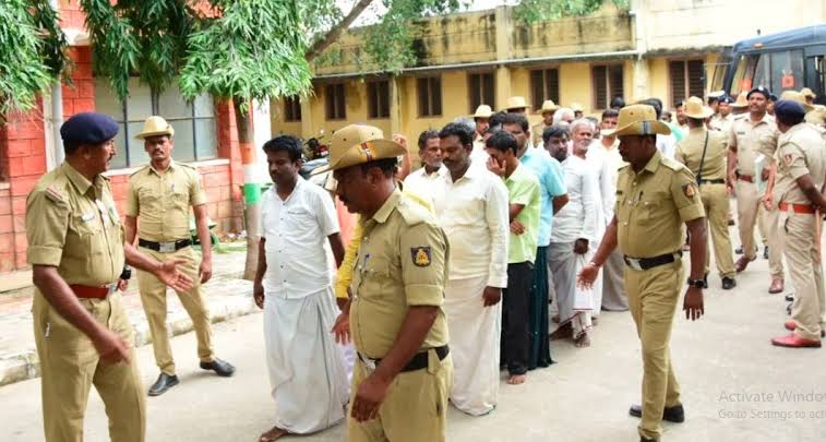 ದಲಿತರ ಮೇಲಿನ ದೌರ್ಜನ್ಯ ಪ್ರಕರಣ ; 97 ಜನರಿಗೆ ಹೈಕೋರ್ಟ್ ಜಾಮೀನು