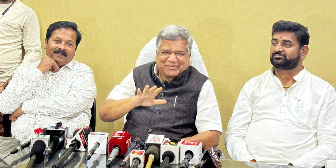 ಇದು ನಕಲಿ ಗಾಂಧಿಗಳ ಸಮಾವೇಶ : ಜಗದೀಶ್ ಶೆಟ್ಟರ್ ವ್ಯಂಗ್ಯ