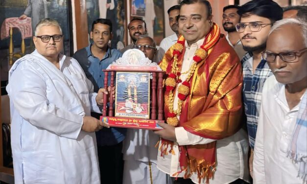 ಇಂಚಗೇರಿ ಮಠಕ್ಕೆ ಚಿತ್ರನಟ ದೊಡ್ಡಣ್ಣ ಭೇಟಿ