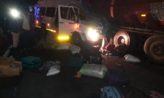 ಭೀಕರ ರಸ್ತೆ ಅಪಘಾತ ; ಬೆಳಗಾವಿ ಯಿಂದ ಕುಂಭಮೇಳಕ್ಕೆ ತೆರಳಿದ್ದ  ನಾಲ್ವರು ಸಾವು