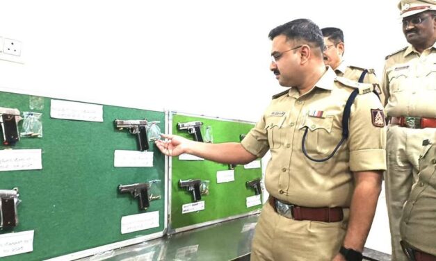 ಅಕ್ರಮಗಳ ವಿರುದ್ಧ ವಿಜಯಪುರ ಎಸ್ಪಿ ಸಮರ ; 10 ಕಂಟ್ರಿ ಪಿಸ್ತೂಲ್ ವಶ