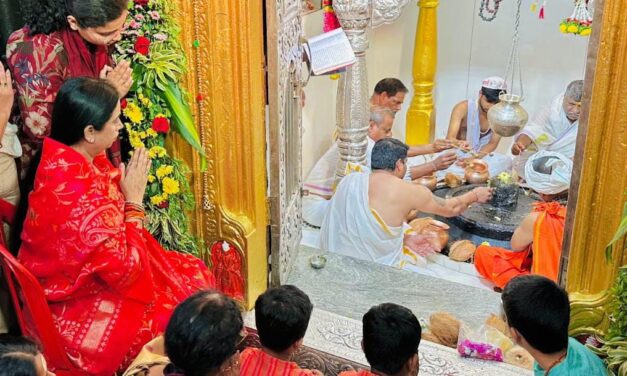 ಕಪಿಲೇಶ್ವರ ದೇವಸ್ಥಾನದಲ್ಲಿ ಸಚಿವೆ ಲಕ್ಷ್ಮೀ ಹೆಬ್ಬಾಳಕರ್ ವಿಶೇಷ ಪೂಜೆ