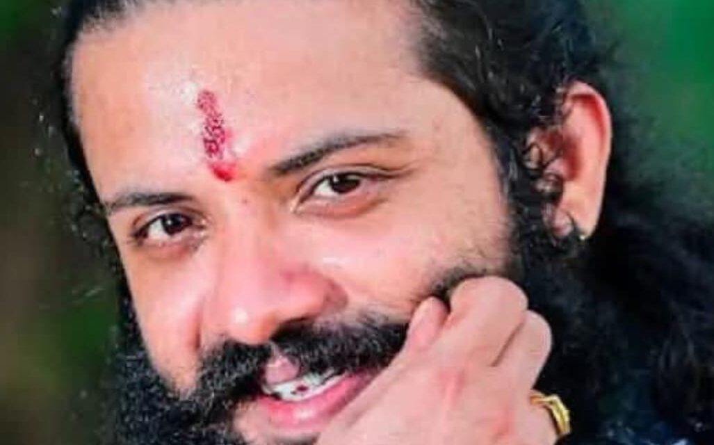 ನಡು ರಸ್ತೆಯಲ್ಲೇ ಹಿಂದೂಪರ ಕಾರ್ಯಕರ್ತನ ಬರ್ಬರ ಹತ್ಯೆ