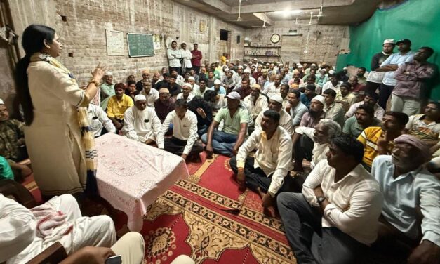 ಕುರಾನ್ ಸುಟ್ಟ ಪ್ರಕರಣ : ಸಂತಿಬಸ್ತವಾಡದಲ್ಲಿ ಶಾಂತಿ ಸಭೆ ನಡೆಸಿದ ಸಚಿವೆ ಲಕ್ಷ್ಮೀ ಹೆಬ್ಬಾಳಕರ್