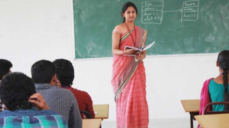 ಅತಿಥಿ ಶಿಕ್ಷಕರ ಹಾಗೂ ಉಪನ್ಯಾಸಕರ ಹುದ್ದೆಗಳಿಗೆ ಅರ್ಜಿ ಆಹ್ವಾನ