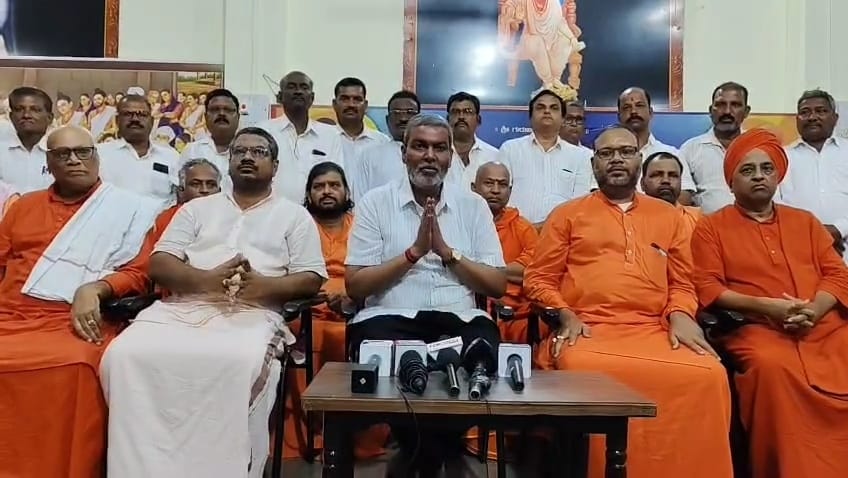 ಶಿವಾಪೂರ ಸ್ವಾಮೀಜಿ ವಿರುದ್ಧ ಸುಳ್ಳು ಆರೋಪ ; ಸಾಹುಕಾರ್ ‌ನೇತೃತ್ವದಲ್ಲಿ ಸಭೆ, ತಪ್ಪಿತಸ್ಥರ ವಿರುದ್ಧ ಕ್ರಮ..!