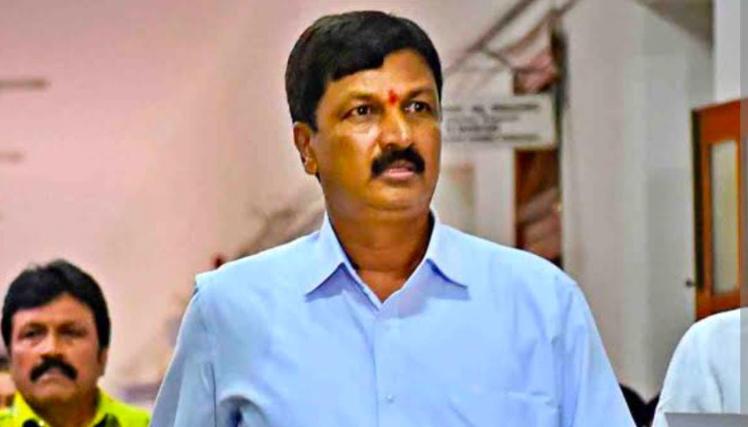 ಪಿಕೆಪಿಎಸ್ ಹೆಸರಲ್ಲಿ ಭ್ರಷ್ಟಾಚಾರ ಎಸಗಿದ್ರಾ ರಮೇಶ್ ಜಾರಕಿಹೊಳಿ? ; ಕಡಾಡಿ ಗಂಭೀರ ಆರೋಪ