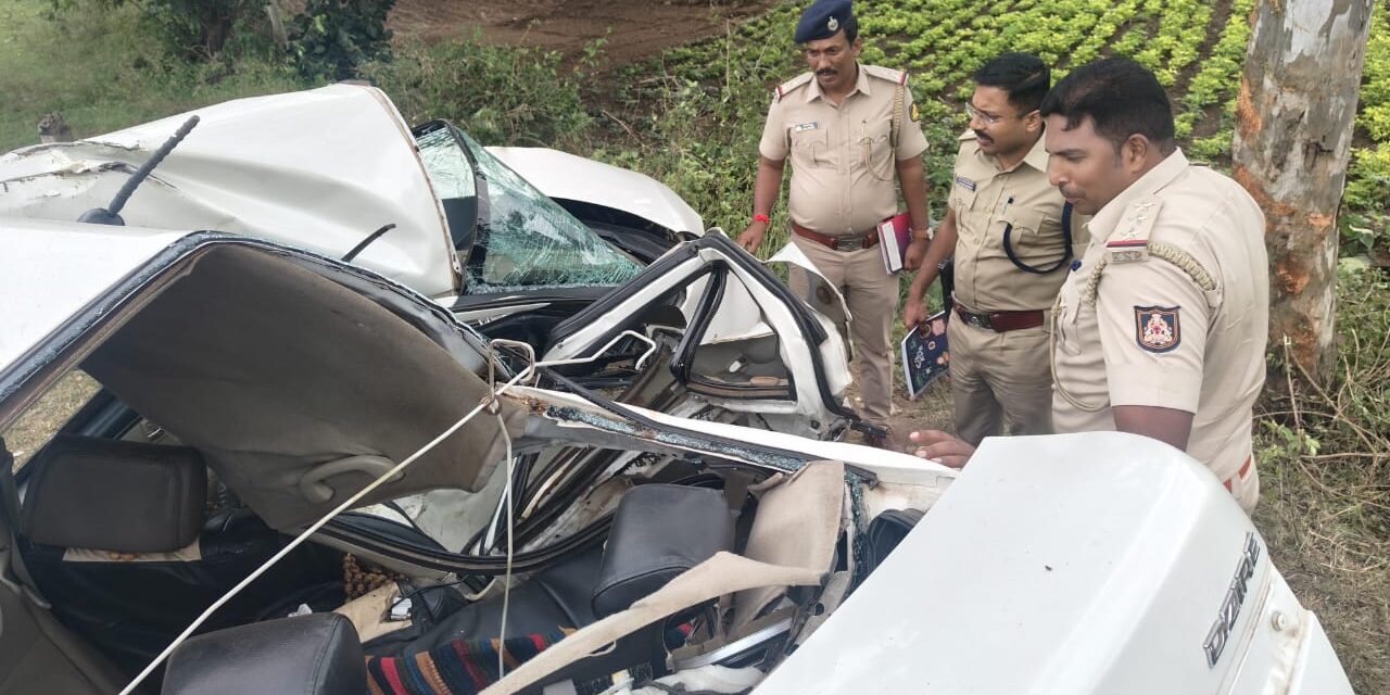 ಬೈಲಹೊಂಗಲ : ಭೀಕರ ರಸ್ತೆ ಅಪಘಾತ ; ಇಬ್ಬರು ಯುವಕರು ಸಾವು