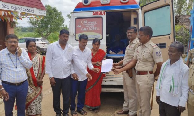 ಡಿಸಿಸಿ ಚುನಾವಣೆ ಗದ್ದಲ ; ಆಂಬ್ಯುಲೆನ್ಸ್ ನಲ್ಲಿ ಓಡಿಬಂದ ನಿರ್ದೇಶಕ…!