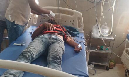 ಕಬ್ಬು ಬೆಳೆಗಾರರ ಪ್ರತಿಭಟನೆ ; ಕೀಟನಾಶಕ ಸೇವಿಸಿ ರೈತ ಆತ್ಮಹತ್ಯೆಗೆ ಯತ್ನ..!