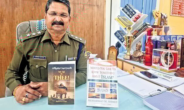 ಪೊಲೀಸ್ ಅಧಿಕಾರಿ ಬಸವರಾಜ ಯಲಿಗಾರ ಅವರಿಗೆ ಗೌರವ ಡಾಕ್ಟರೇಟ್ ಪದವಿ