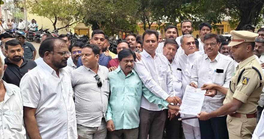 ಪ್ರಧಾನಿಗೆ ನಿಂದನೆ : ವ್ಯಾಪಾರಿ ವಿರುದ್ಧ ಕ್ರಮಕ್ಕೆ ಎಸ್ಪಿಗೆ ಮನವಿ