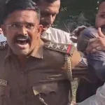 ಲಂಚ ಸ್ವೀಕರಿಸುವಾಗ ಸಿಕ್ಕಿಬಿದ್ದ ಇನ್ಸ್ಪೆಕ್ಟರ್ ; ಲಾಕ್ ಆಗ್ತಿದ್ದಂತೆ ಡ್ರಾಮಾ – Video