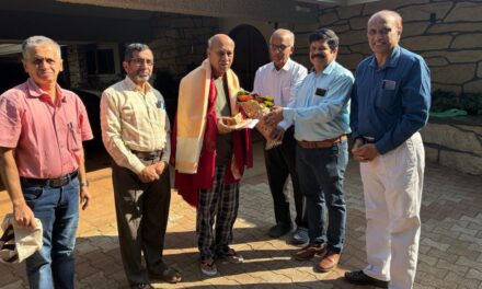 ಹವ್ಯಕ ಮಠಗಳ ಪರವಾಗಿ ಡಾ.ಕೋರೆಯವರಿಗೆ ಸನ್ಮಾನ