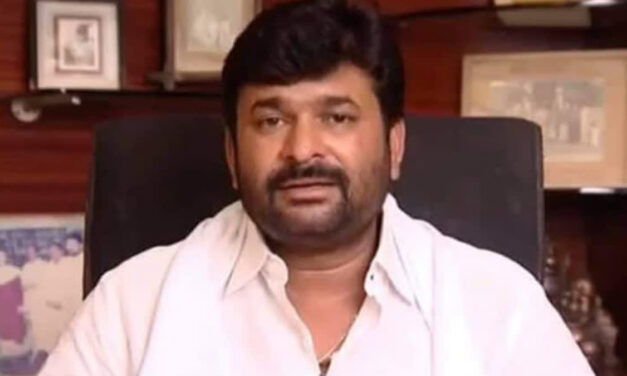 ಮದುವೆ ವಯಸ್ಸಿನ ಹೆಣ್ಣುಮಕ್ಕಳಿದ್ದಾರೆ ; ಜಡ್ಜ್ ಎದುರು ವಿನಯ್ ಕುಲಕರ್ಣಿ ‌ಕಣ್ಣೀರು..!