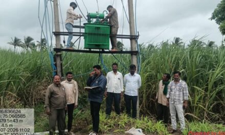 ಅಥಣಿ : ರೈತರ ಸಂಕಷ್ಟಕ್ಕೆ ಸ್ಪಂದಿಸಿದ ಹೆಸ್ಕಾಂ ; ಟಿಸಿ ಅಳವಡಿಕೆ