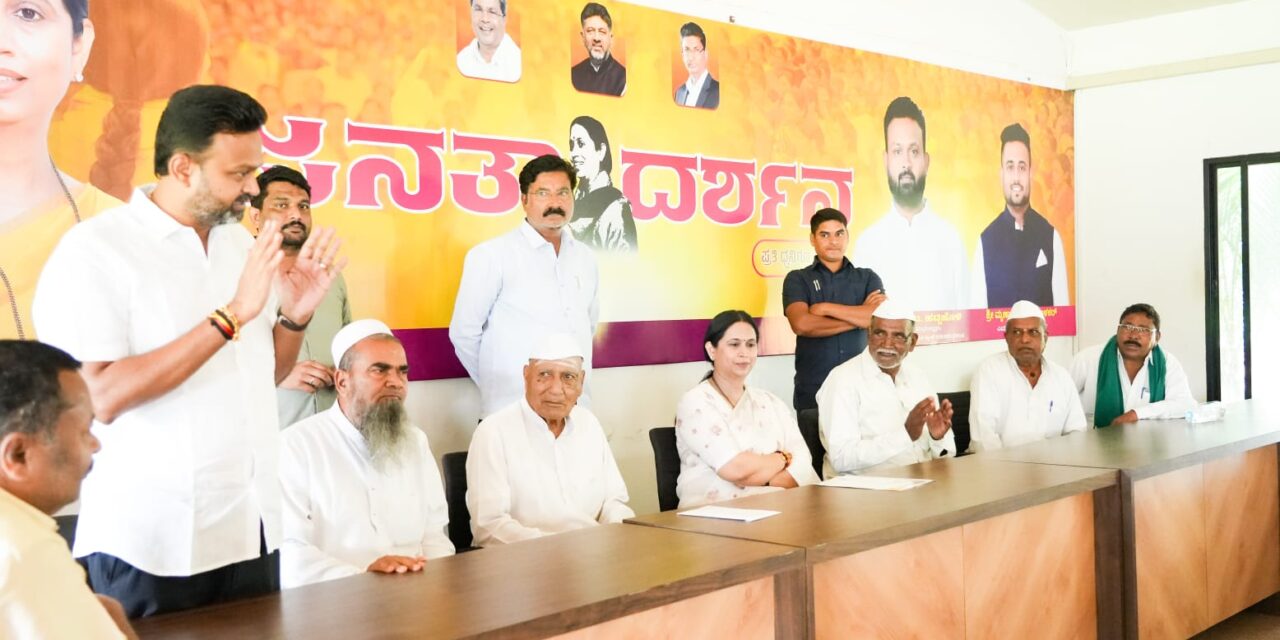15 ವರ್ಷಗಳ ಬಳಿಕ ಮಾರಿಹಾಳದಲ್ಲಿ ಮಹಾಲಕ್ಷ್ಮಿ ಜಾತ್ರೆ: ಪೂರ್ವ ಸಿದ್ಧತೆ ಕುರಿತು ಲಕ್ಷ್ಮೀ ಹೆಬ್ಬಾಳಕರ್ ಸಭೆ