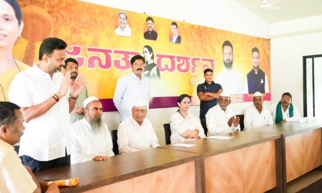 15 ವರ್ಷಗಳ ಬಳಿಕ ಮಾರಿಹಾಳದಲ್ಲಿ ಮಹಾಲಕ್ಷ್ಮಿ ಜಾತ್ರೆ: ಪೂರ್ವ ಸಿದ್ಧತೆ ಕುರಿತು ಲಕ್ಷ್ಮೀ ಹೆಬ್ಬಾಳಕರ್ ಸಭೆ