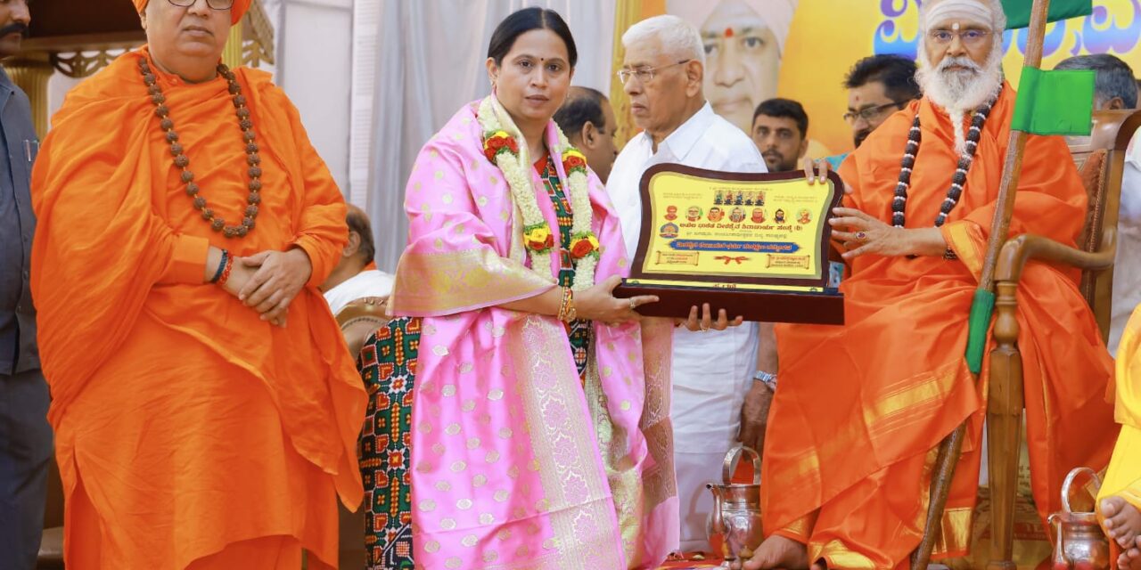 ವೀರಶೈವ ಲಿಂಗಾಯತ ಧರ್ಮ ಗುರುಗಳ ತಂಗುದಾಣಕ್ಕೆ 5 ಕೋಟಿ ರೂ. ಕೊಡಿ: ಲಕ್ಷ್ಮೀ ಹೆಬ್ಬಾಳಕರ್ ಮನವಿ