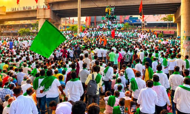 ಕಬ್ಬಿಗೆ 5,500 ರೂ. ನೀಡಿ ; ಹುಬ್ಬಳ್ಳಿಯಲ್ಲಿ ರೈತರ ರಣಕಹಳೆ – ಜೋಶಿ ವಿರುದ್ಧ ಸಿಡಿದೆದ್ದ ರೈತಸಂಘ